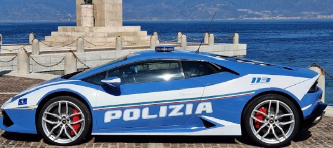 La Polizia di Stato annuncia l'avvio delle vendite del Calendario 2024 -  Reggio10Forever