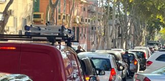 Interminabili file ai distributori